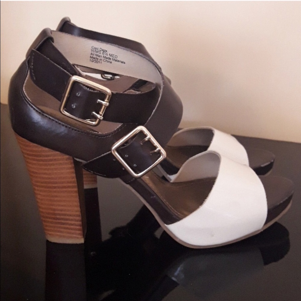 🌟SALE! 🌟Kenneth Cole Reaction Heels🌟